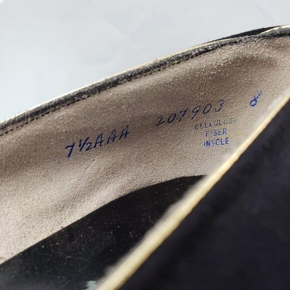 DeLiso Debs Vintage Block Heels w/ Gold Trim - Picture 9 of 10
